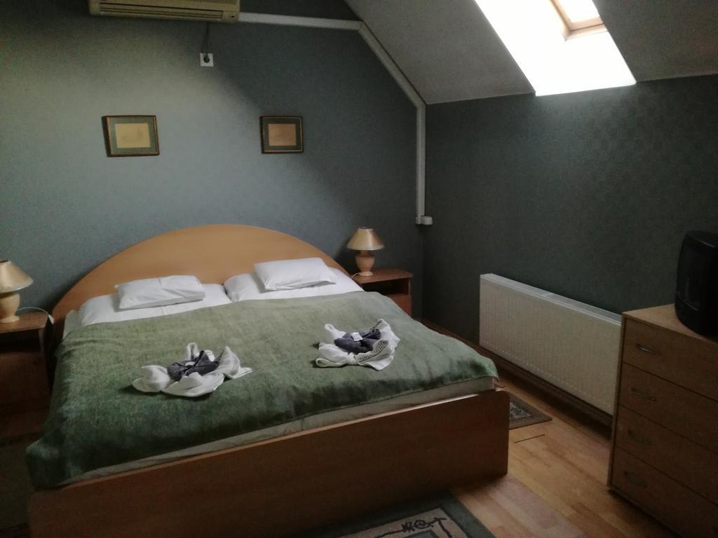 Hotel Arany Trofea Эгер Экстерьер фото