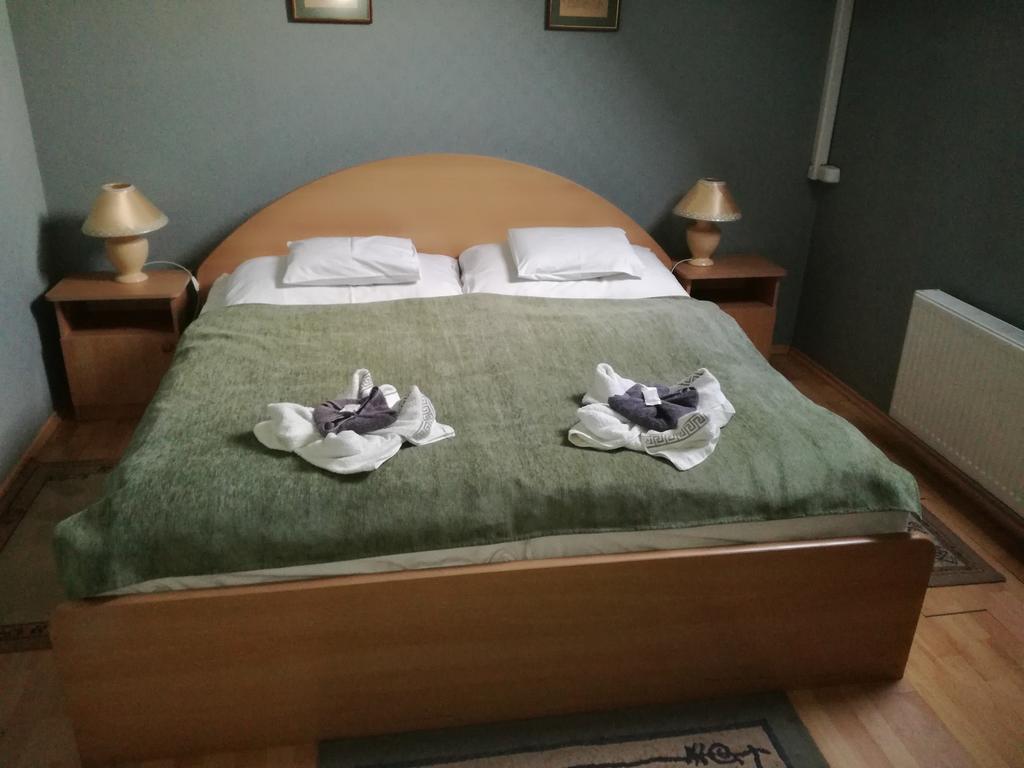 Hotel Arany Trofea Эгер Экстерьер фото