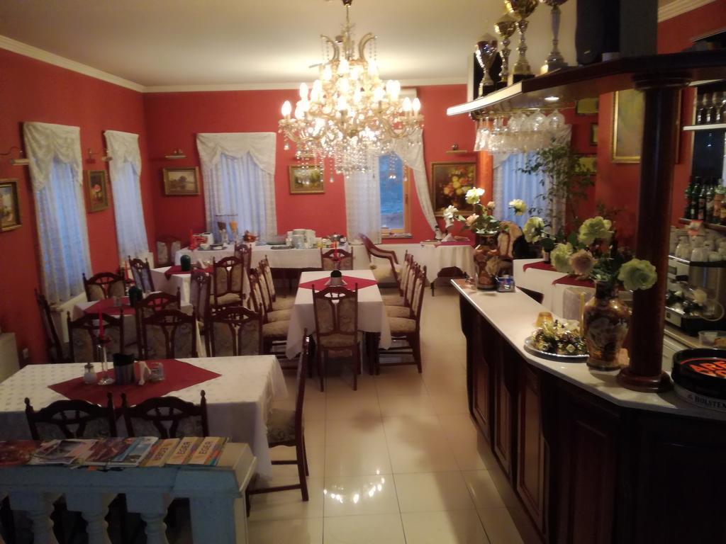 Hotel Arany Trofea Эгер Экстерьер фото