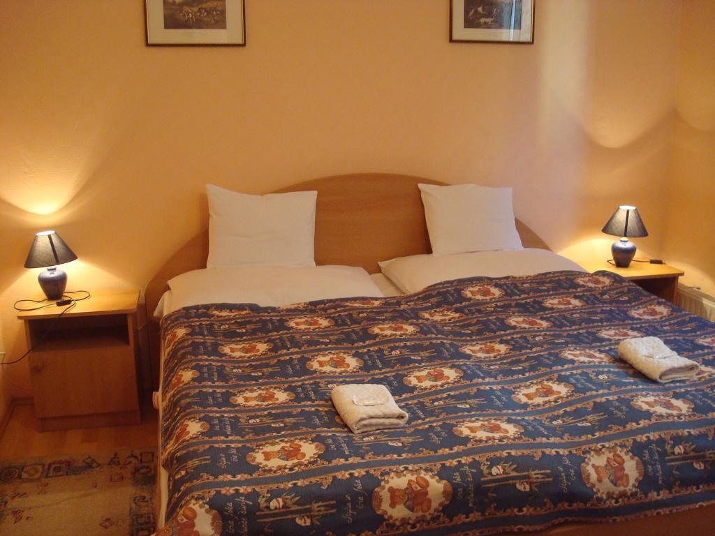 Hotel Arany Trofea Эгер Экстерьер фото