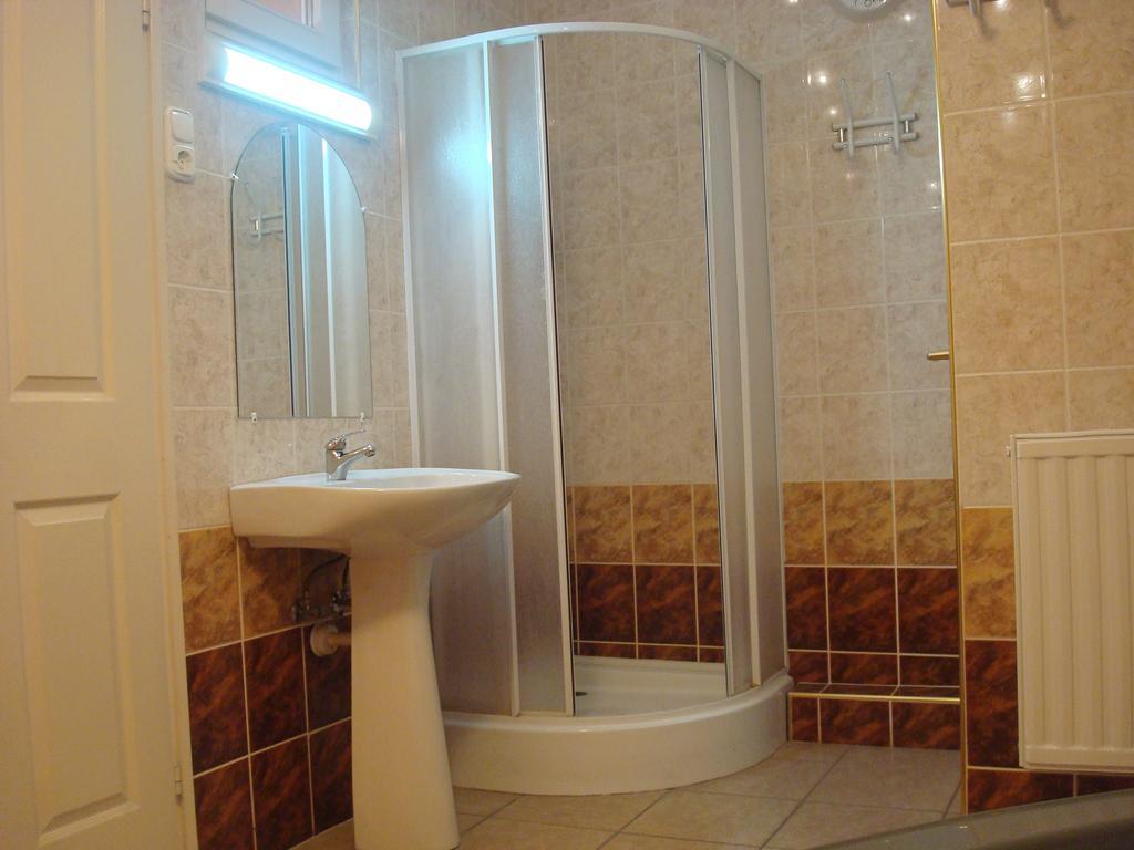 Hotel Arany Trofea Эгер Экстерьер фото