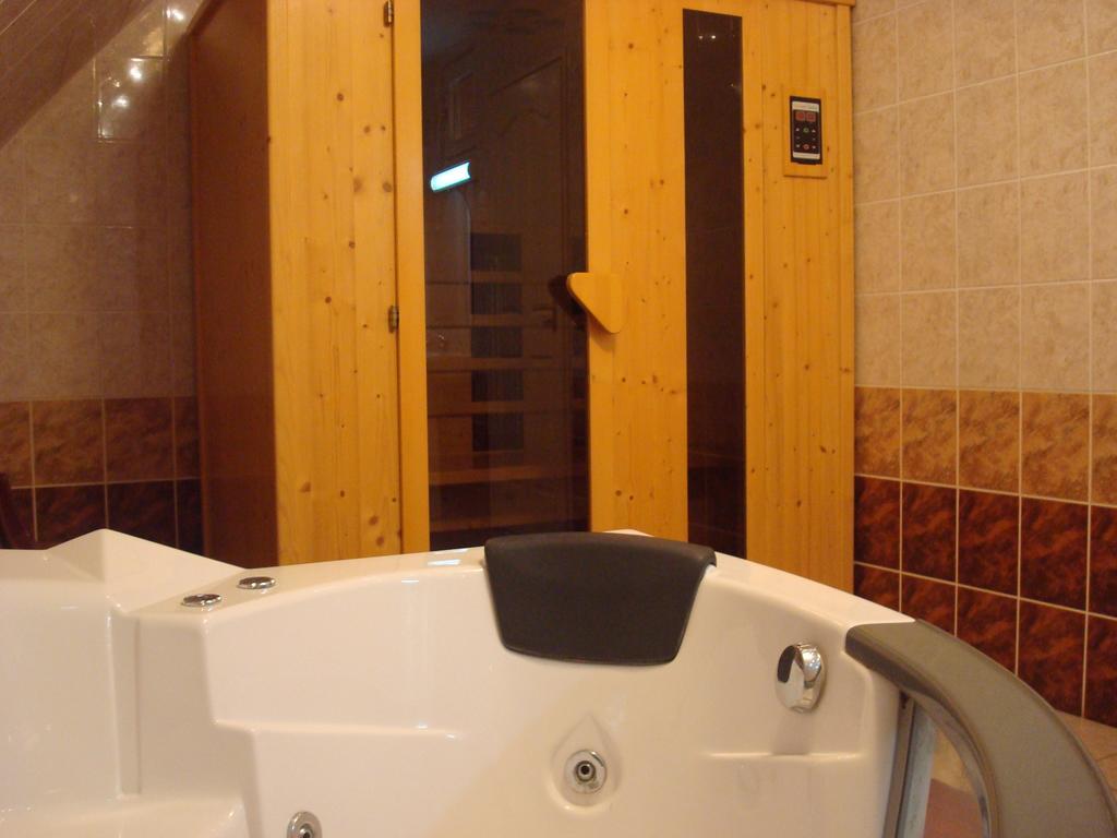 Hotel Arany Trofea Эгер Экстерьер фото