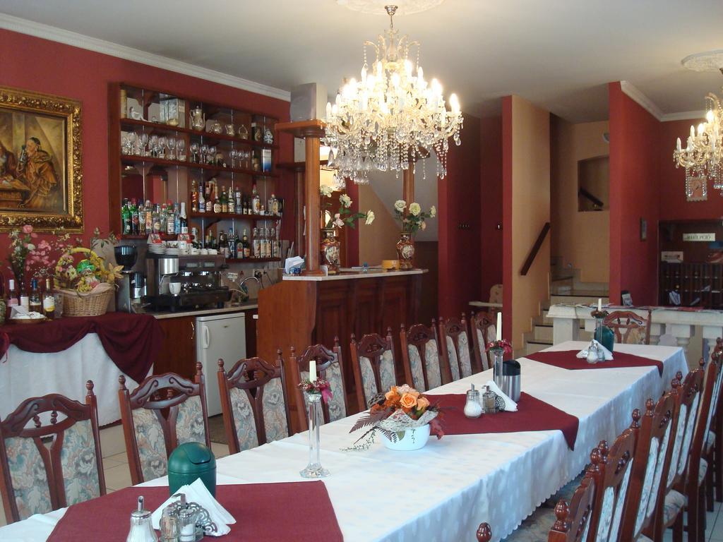 Hotel Arany Trofea Эгер Экстерьер фото